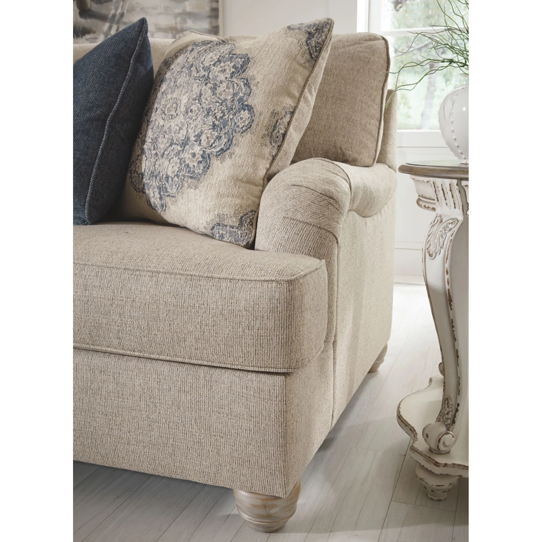 Dandrea- EXCLUSIVE Loveseat
