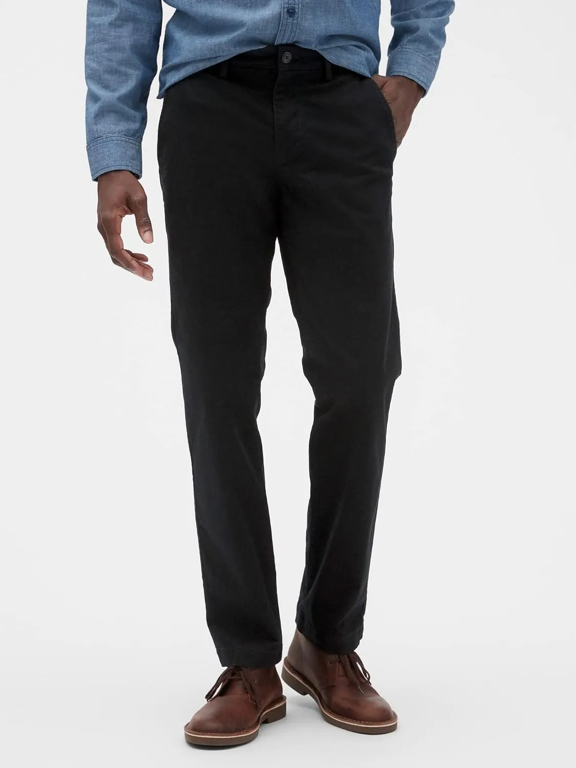 GAP Men's Essential Straight Fit Khaki Chino Pants